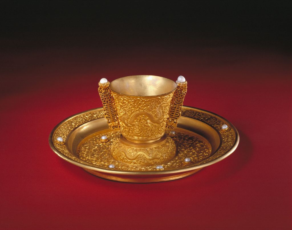 图片[1]-Gold inlaid beaded “endless” cup and plate-China Archive